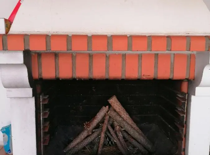 Casinha Res Do Chao Na Com Quintal E Barbecue בית נופש