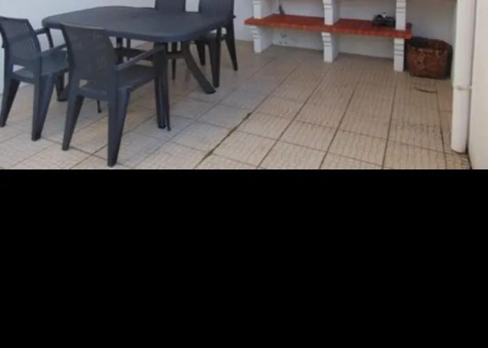 Casinha Res Do Chao Na Com Quintal E Barbecue בית נופש
