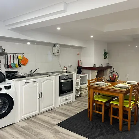 Casinha Res Do Chao Na Com Quintal E Barbecue Nazare