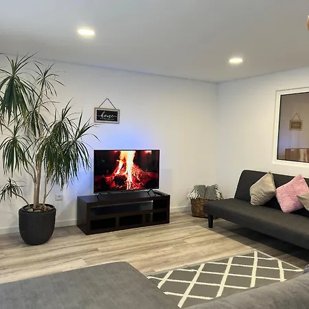 Casinha Res Do Chao Na Com Quintal E Barbecue Holiday home